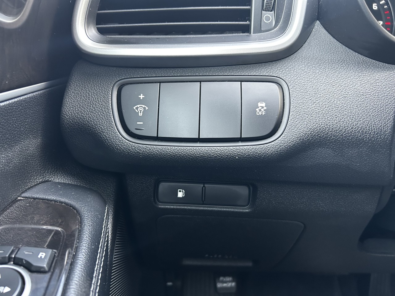 2016 Kia Sorento 2.4L LX Main Image