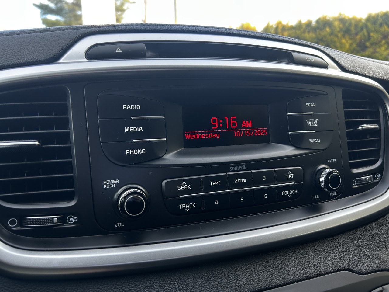 2016 Kia Sorento 2.4L LX Main Image