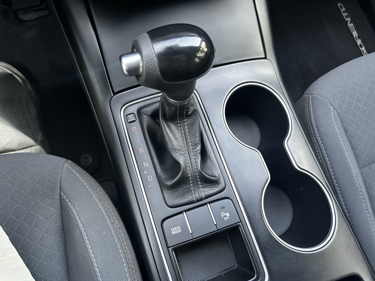 2016 Kia Sorento 2.4L LX Main Image