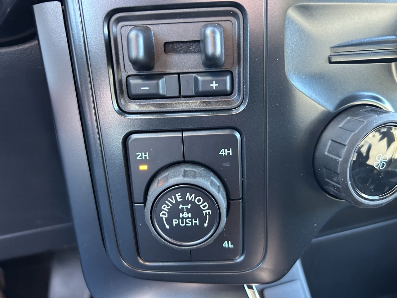 2025 Ford F-150 STX Main Image