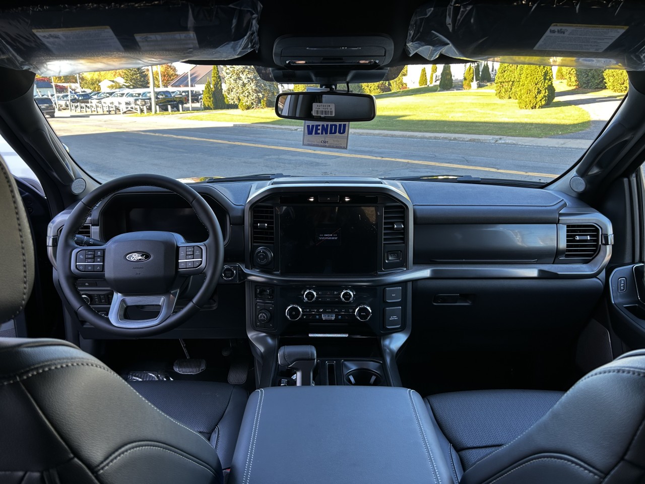 2025 Ford F-150 LARIAT Main Image