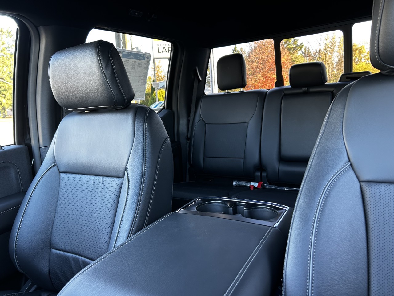 2025 Ford F-150 LARIAT Main Image