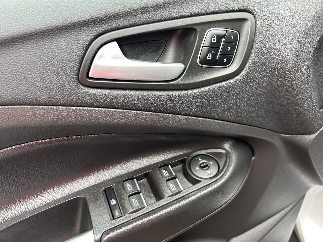 2017 Ford Escape Titanium Main Image