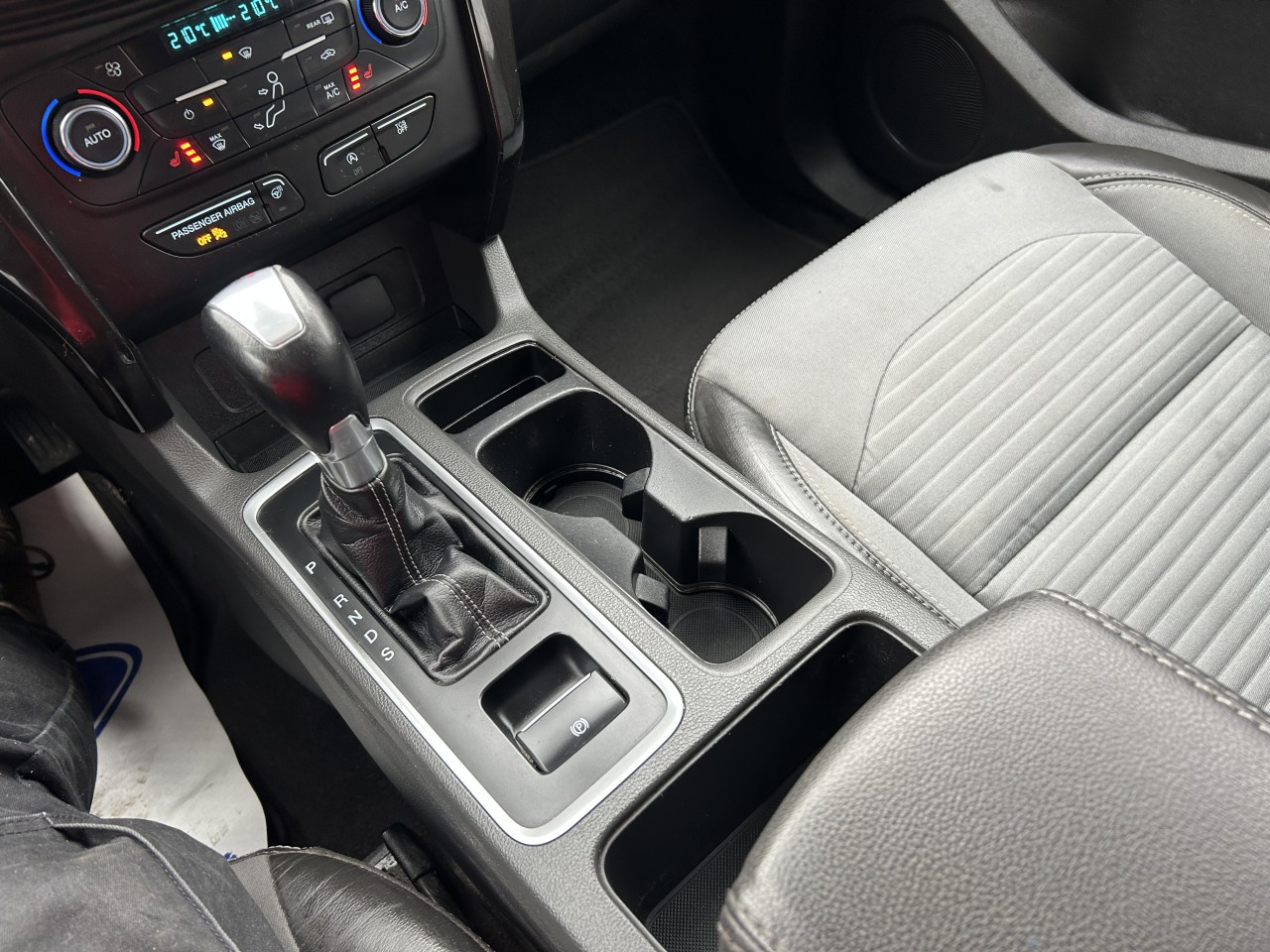 2017 Ford Escape Titanium Main Image