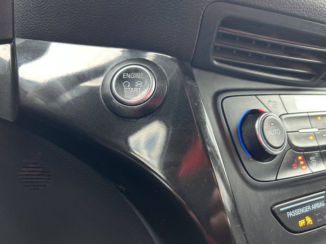 2017 Ford Escape Titanium Main Image