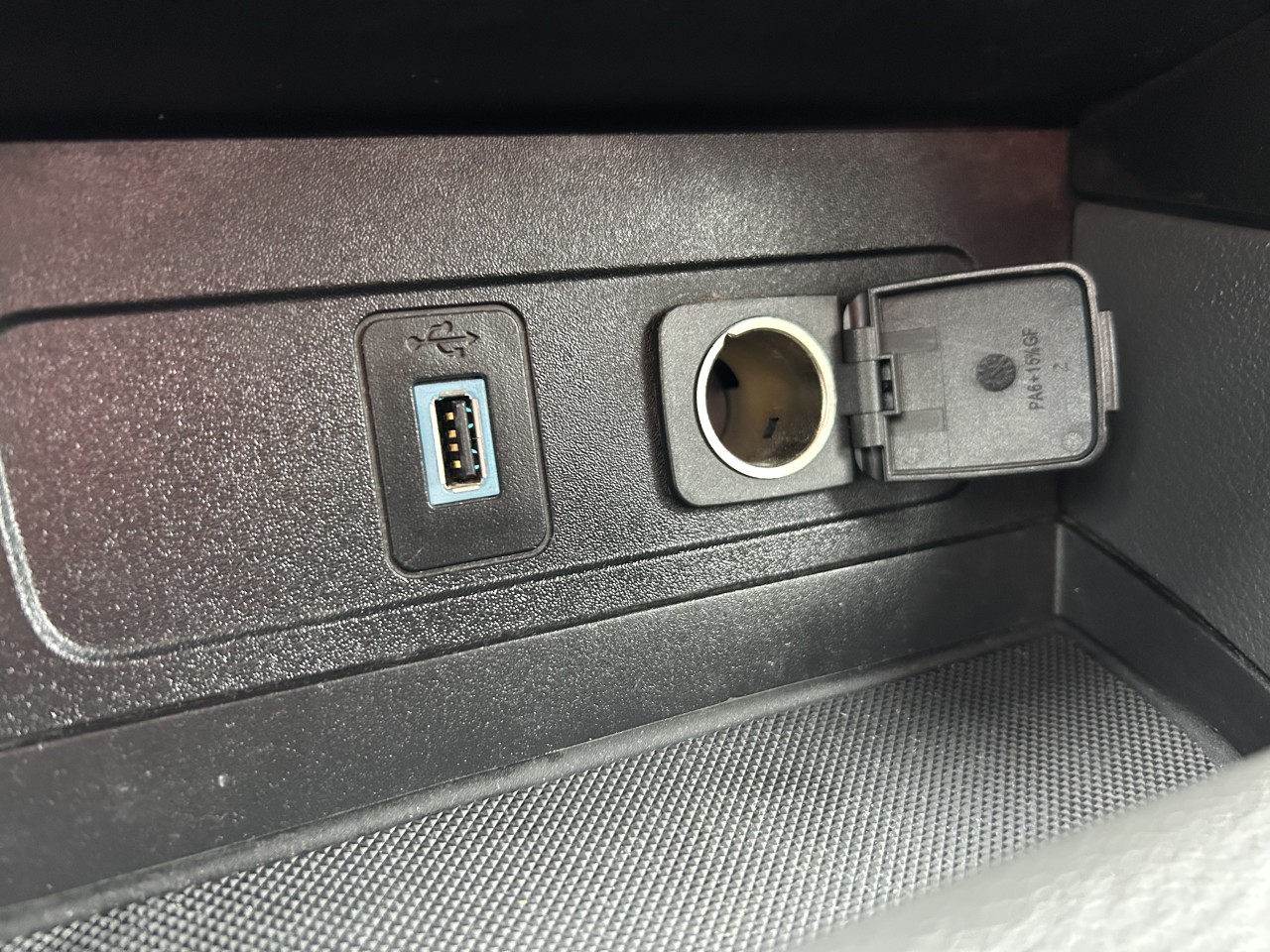 2017 Ford Escape Titanium Main Image