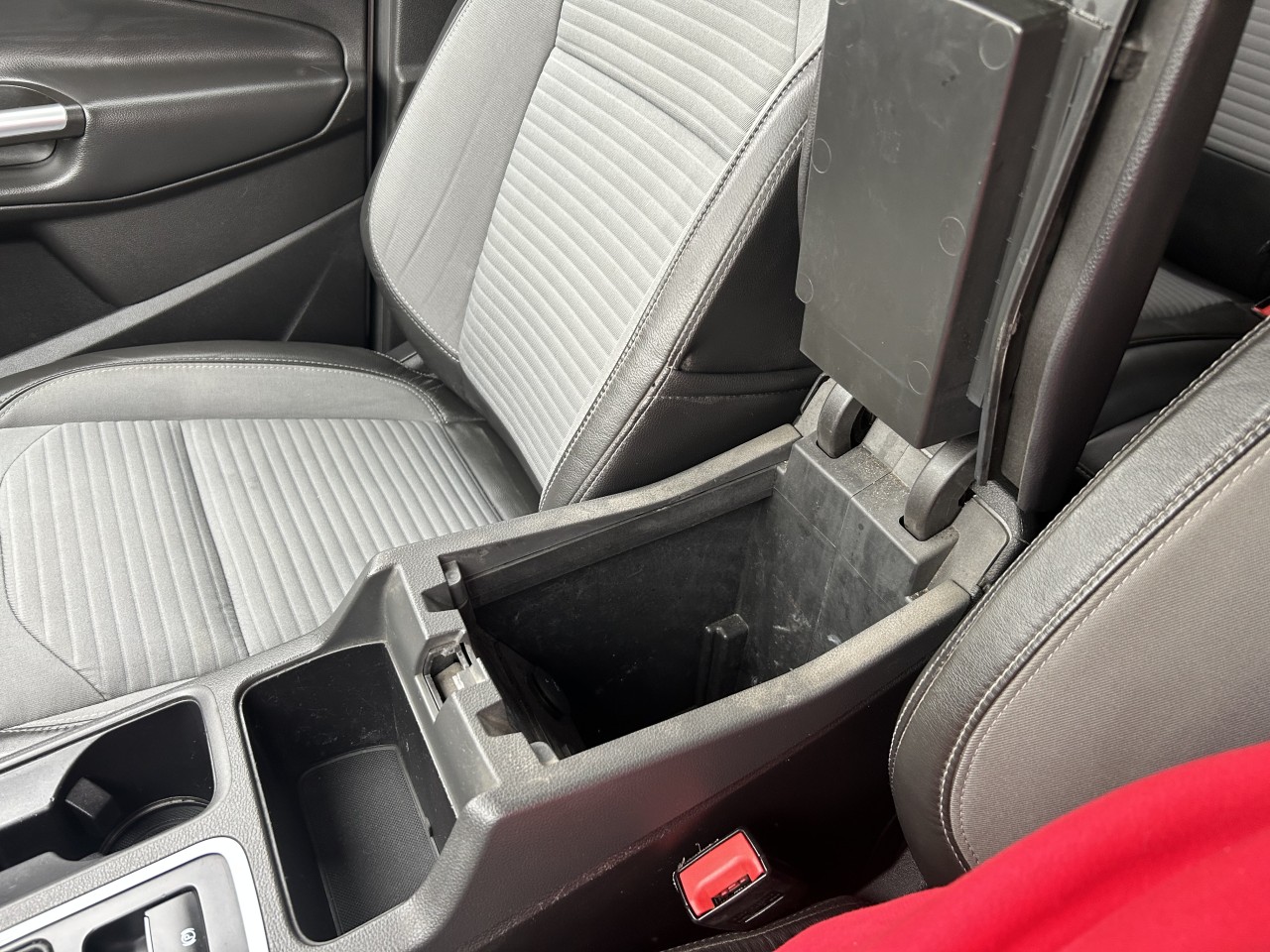 2017 Ford Escape Titanium Main Image
