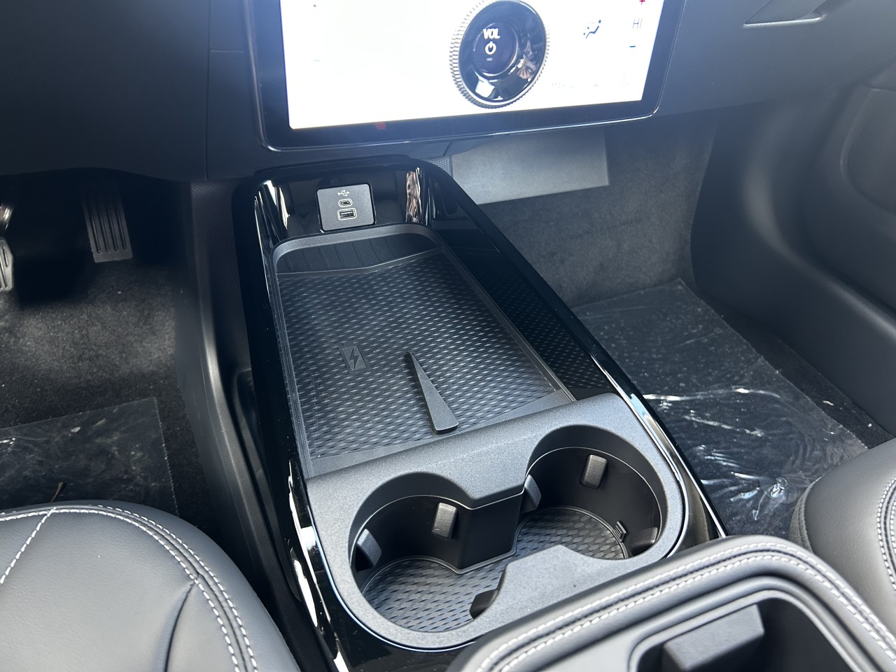 2025 Ford Mustang Mach-E SELECT AWD Main Image