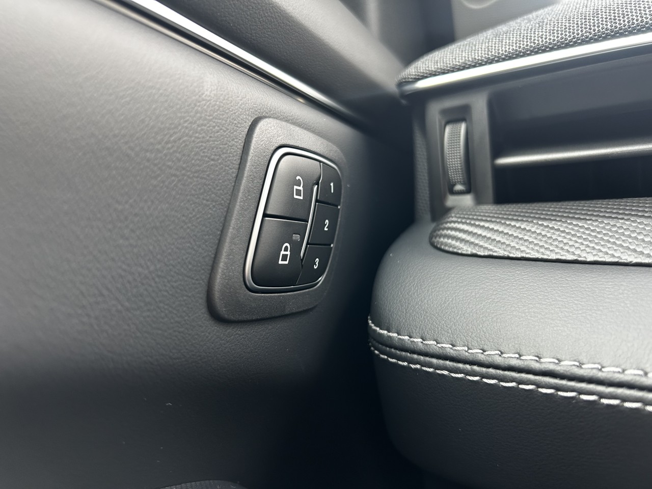 2025 Ford Mustang Mach-E PREMIUM AWD Main Image