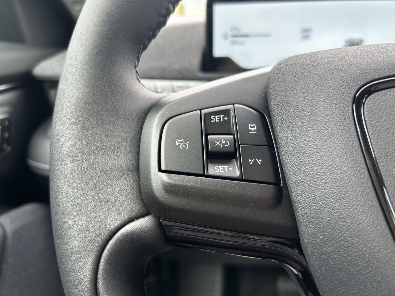 2025 Ford Mustang Mach-E PREMIUM AWD Main Image