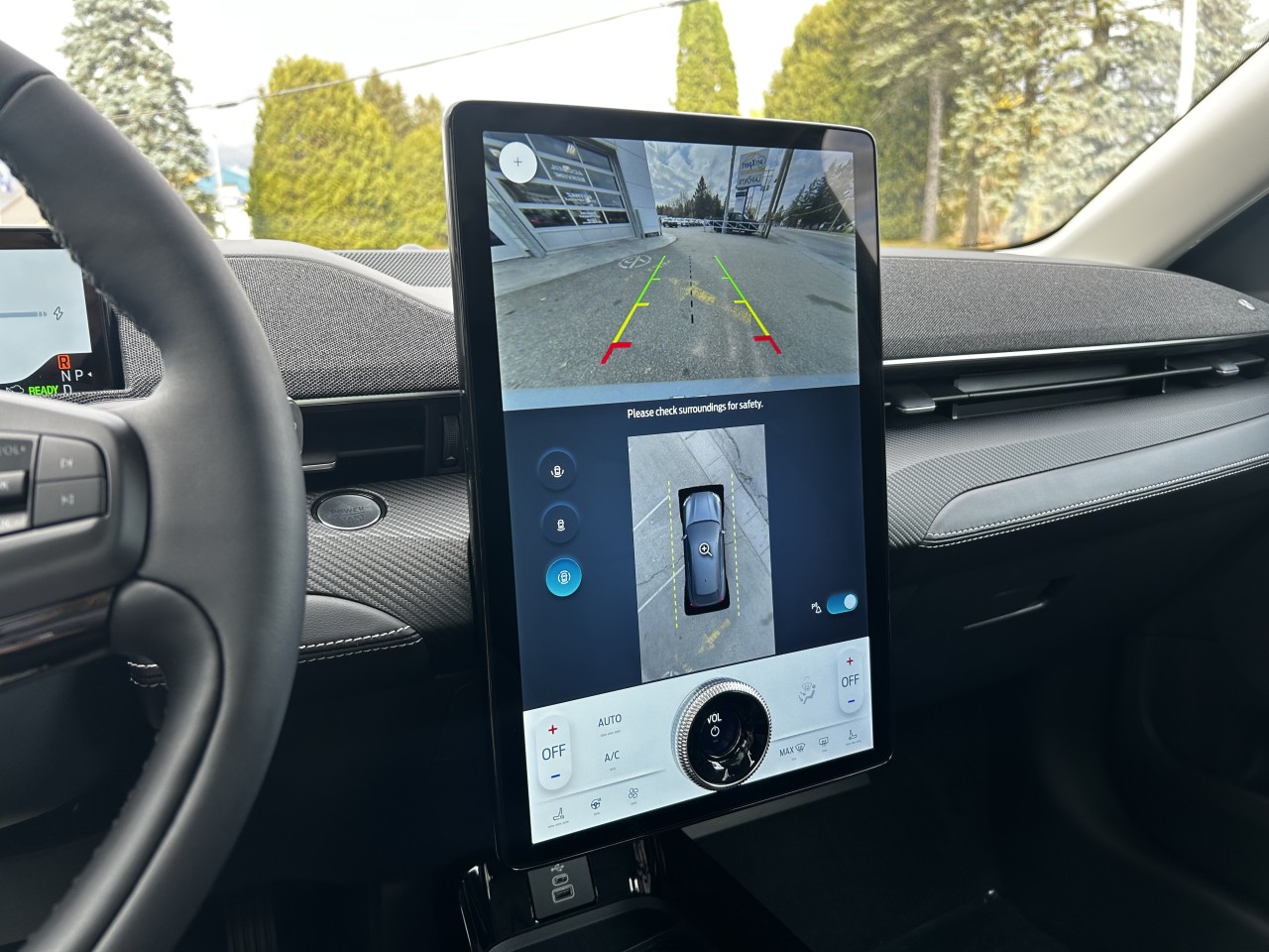 2025 Ford Mustang Mach-E PREMIUM AWD Main Image