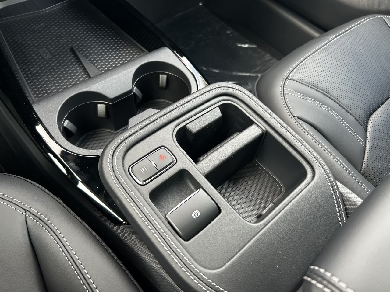 2025 Ford Mustang Mach-E PREMIUM AWD Main Image