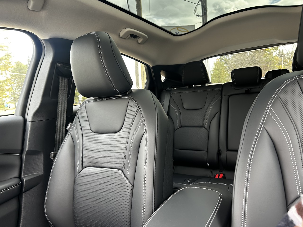 2025 Ford Mustang Mach-E PREMIUM AWD Main Image