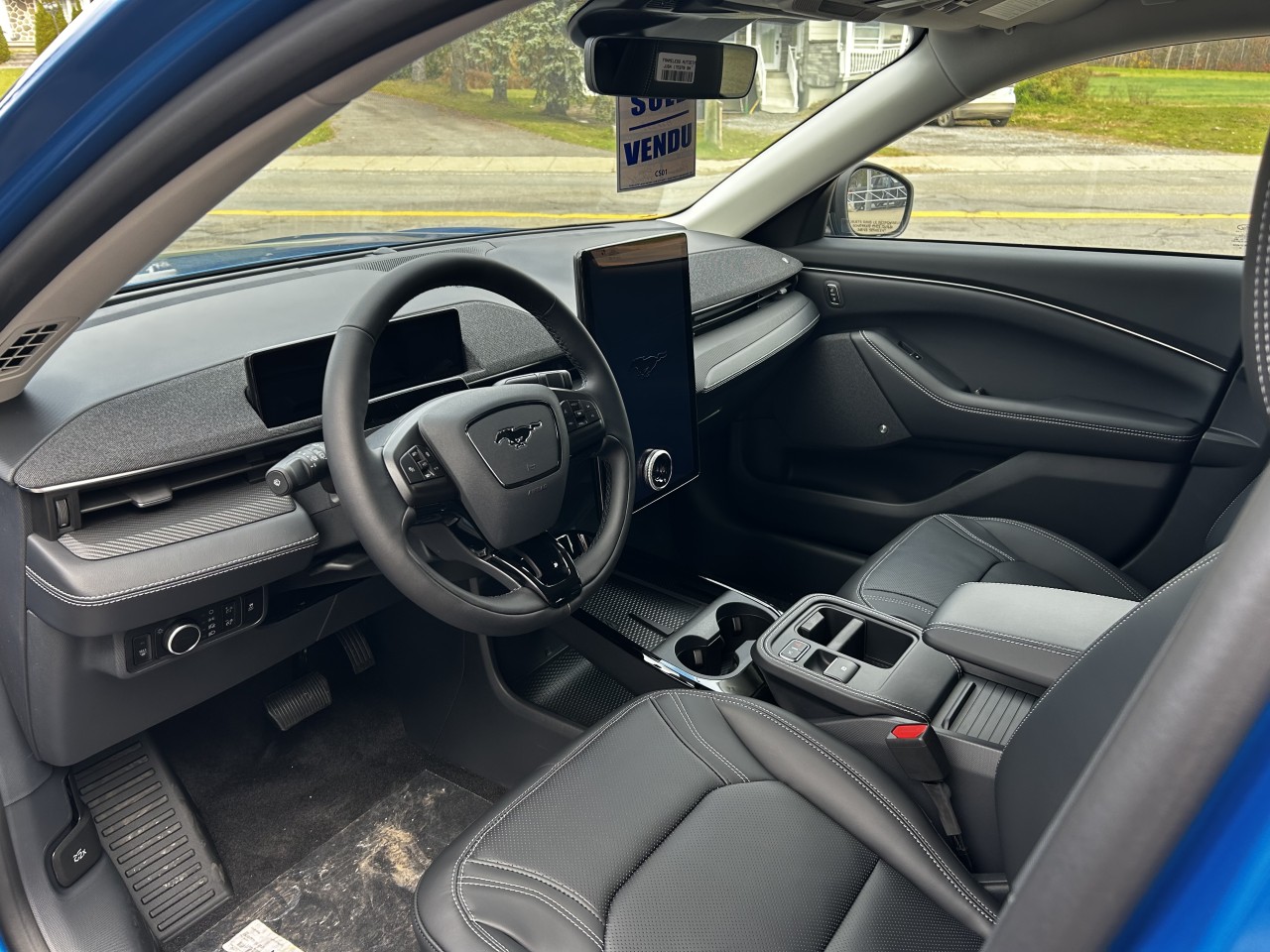 2025 Ford Mustang Mach-E PREMIUM AWD Main Image