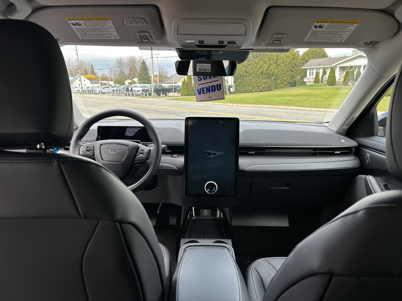 2025 Ford Mustang Mach-E PREMIUM AWD Main Image