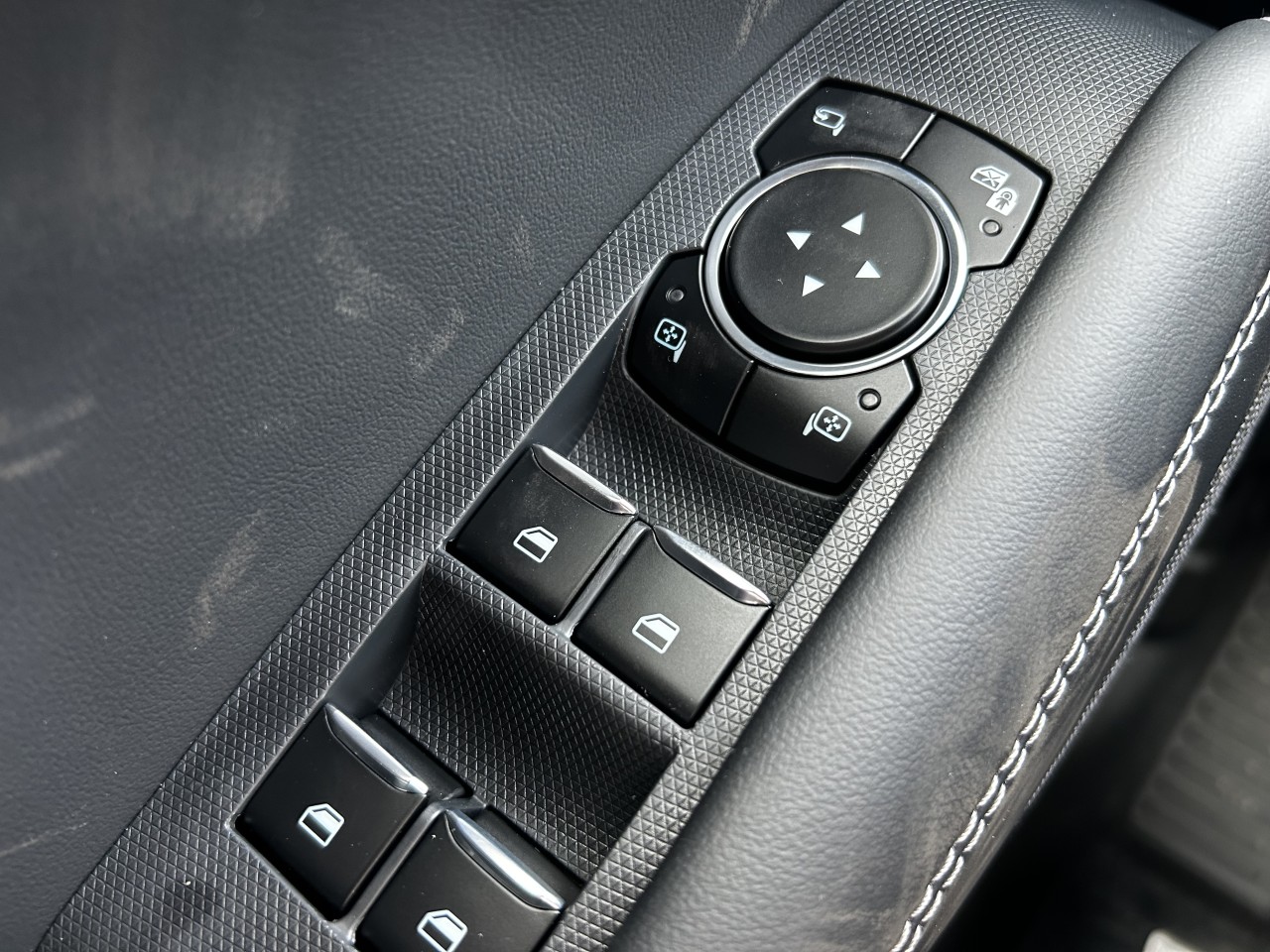 2025 Ford Mustang Mach-E PREMIUM AWD Main Image