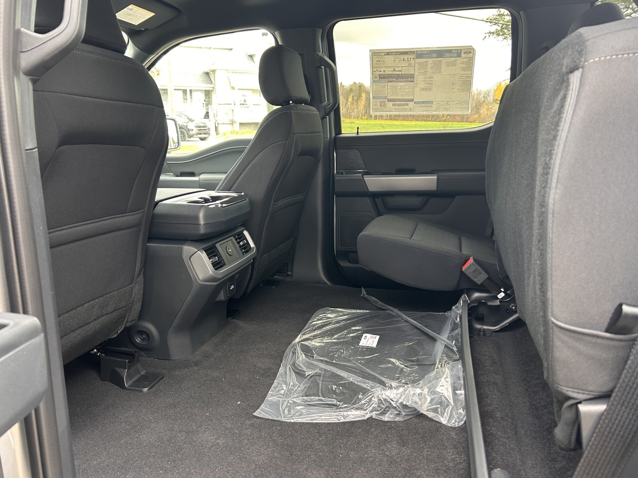 2025 Ford F-150 XLT Main Image