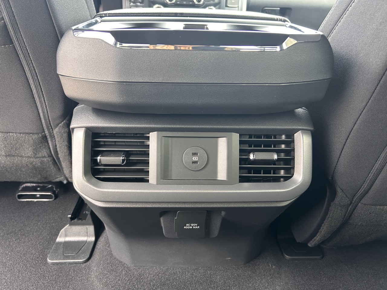 2025 Ford F-150 XLT Main Image