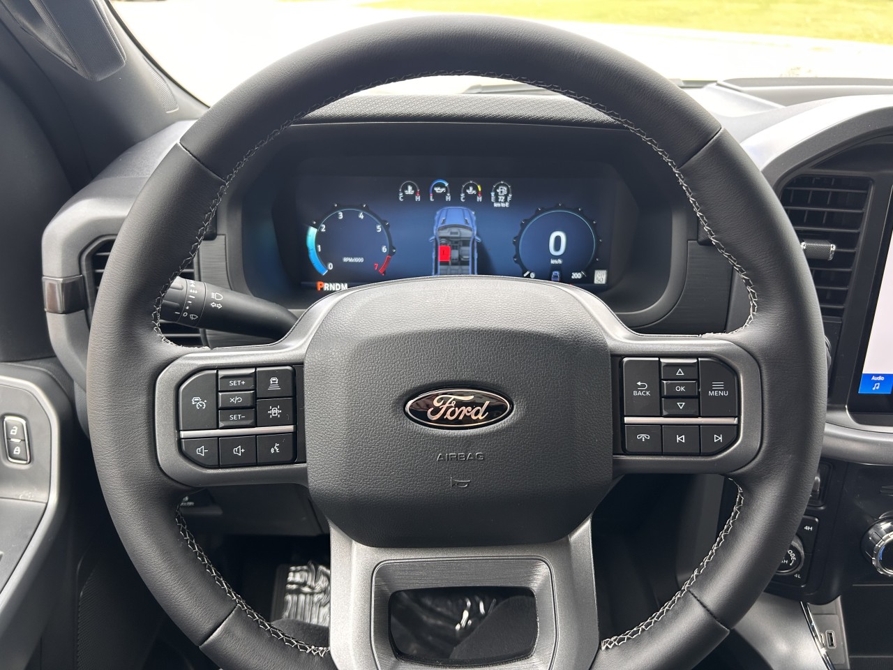 2025 Ford F-150 XLT Main Image