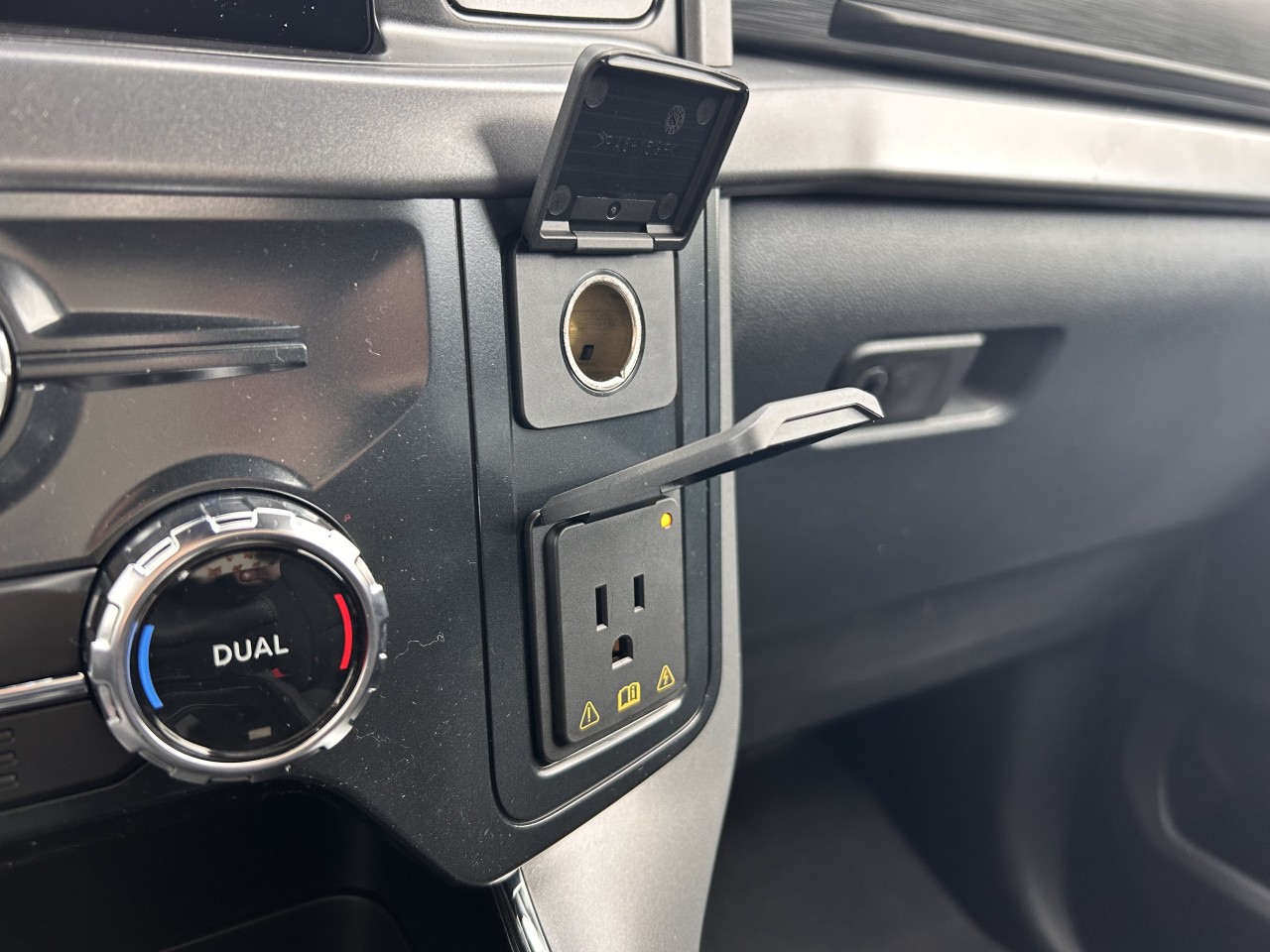 2025 Ford F-150 XLT Main Image