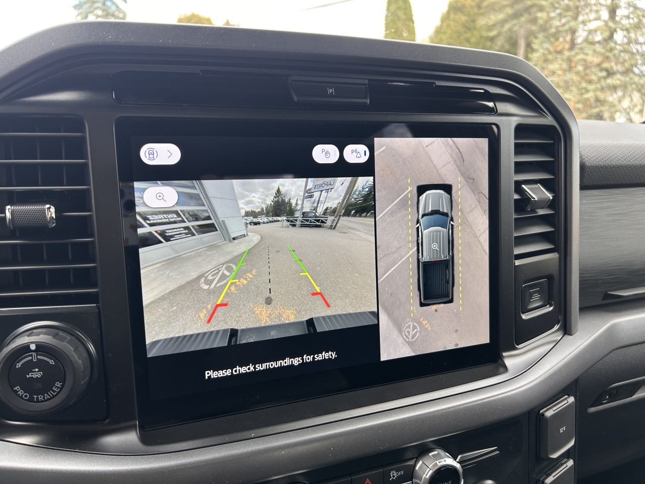 2025 Ford F-150 XLT Main Image