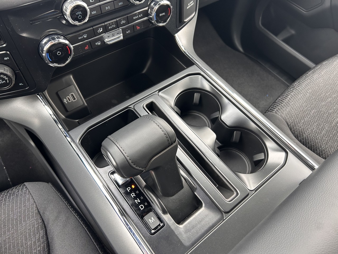 2025 Ford F-150 XLT Main Image