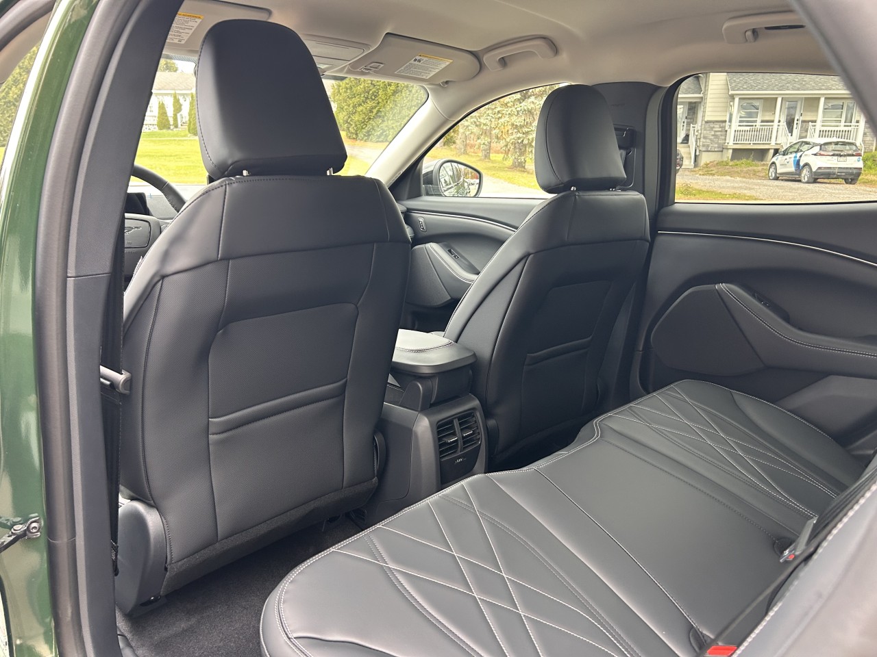 2025 Ford Mustang Mach-E SELECT AWD Main Image