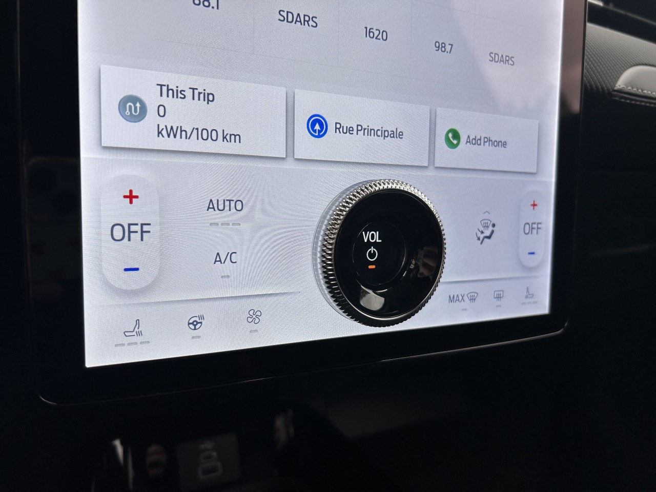 2025 Ford Mustang Mach-E SELECT AWD Main Image