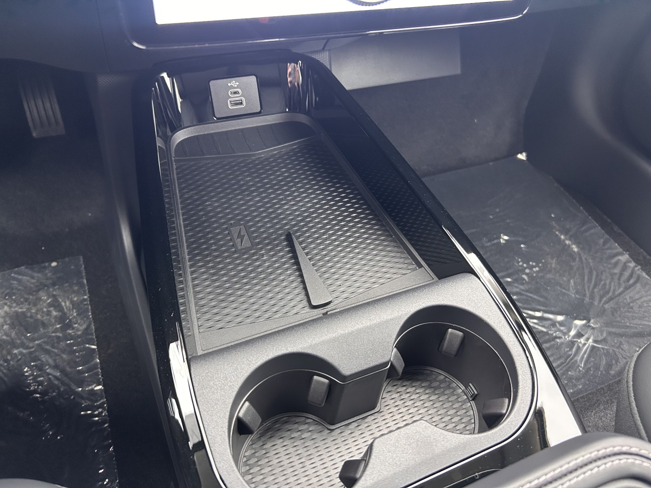 2025 Ford Mustang Mach-E SELECT AWD Main Image