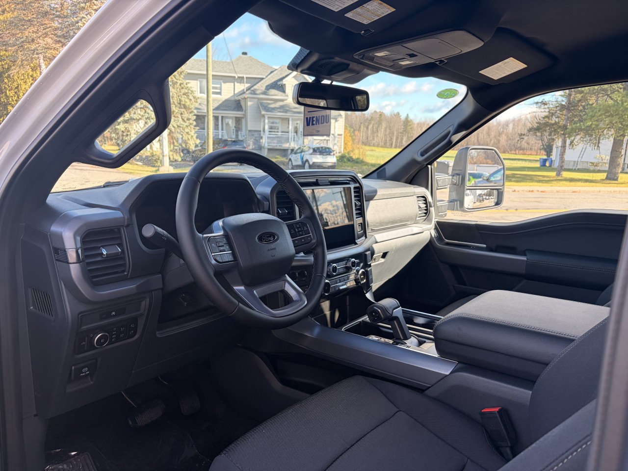 2025 Ford F-150 XLT Main Image