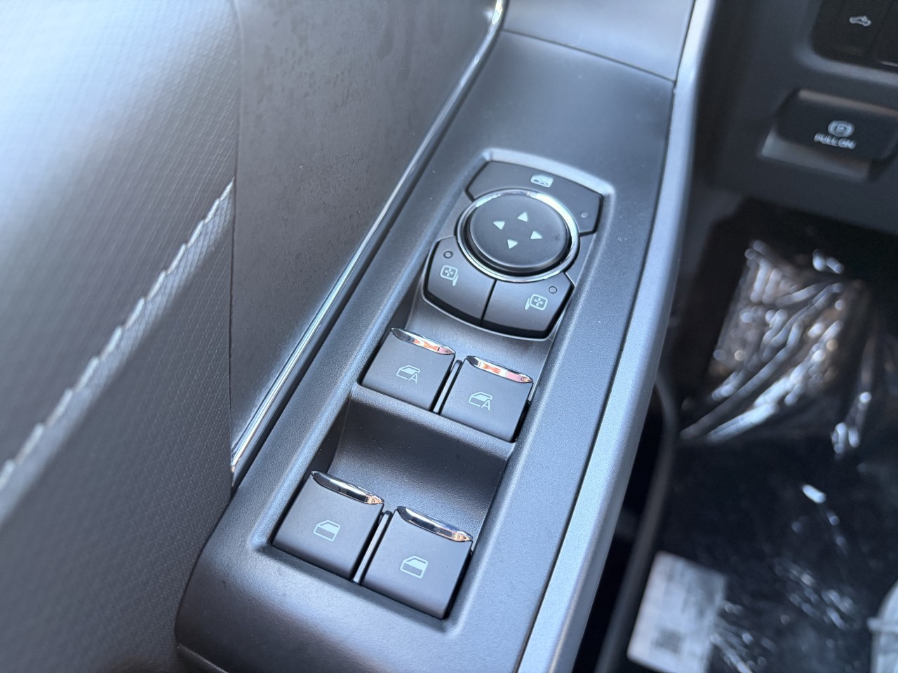 2025 Ford F-150 XLT Main Image