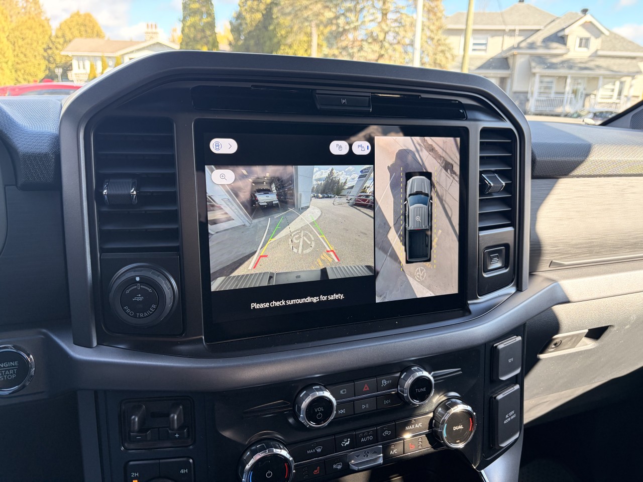 2025 Ford F-150 XLT Main Image