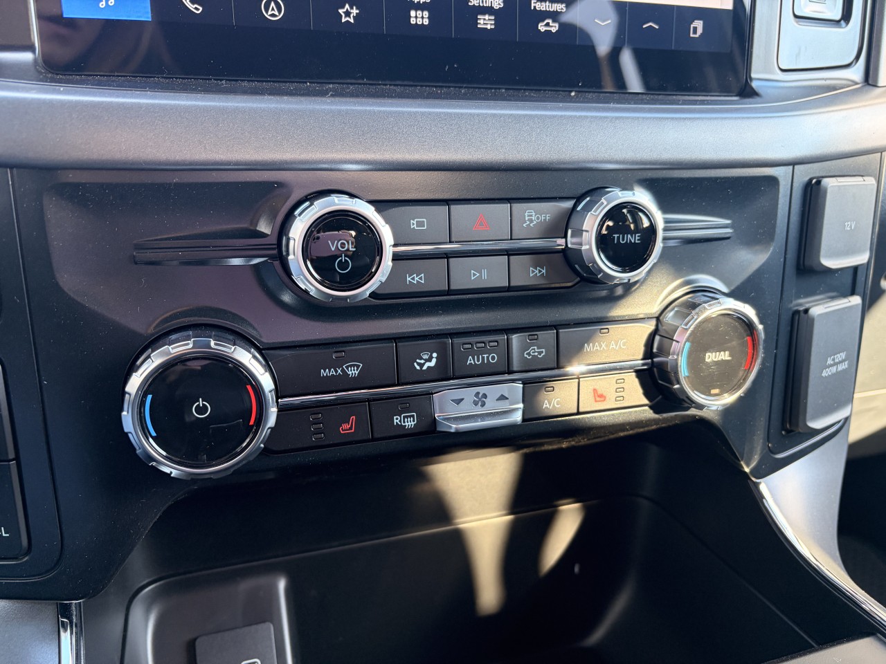 2025 Ford F-150 XLT Main Image