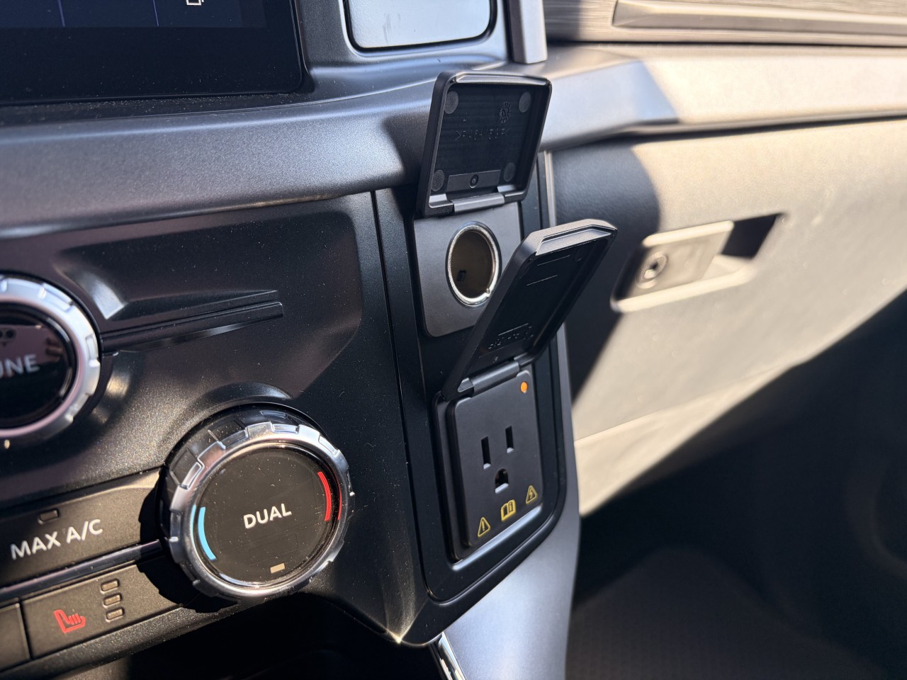 2025 Ford F-150 XLT Main Image