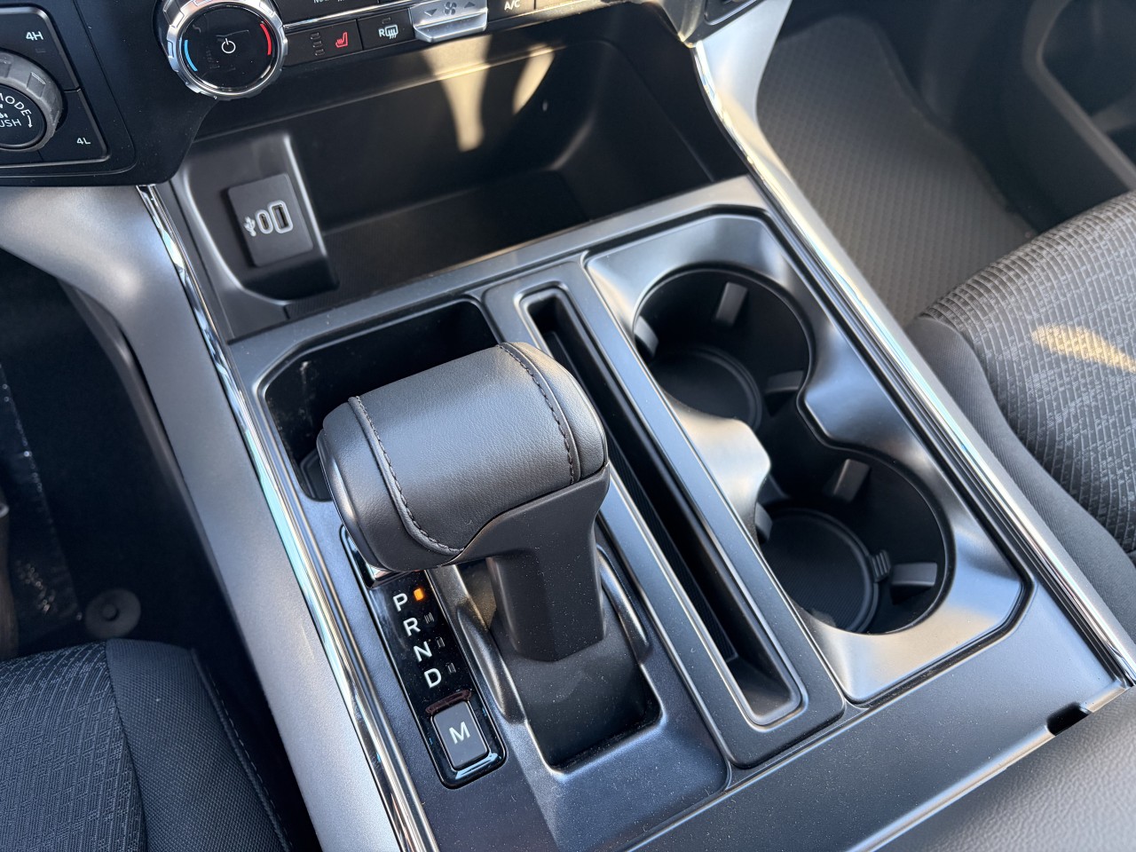 2025 Ford F-150 XLT Main Image