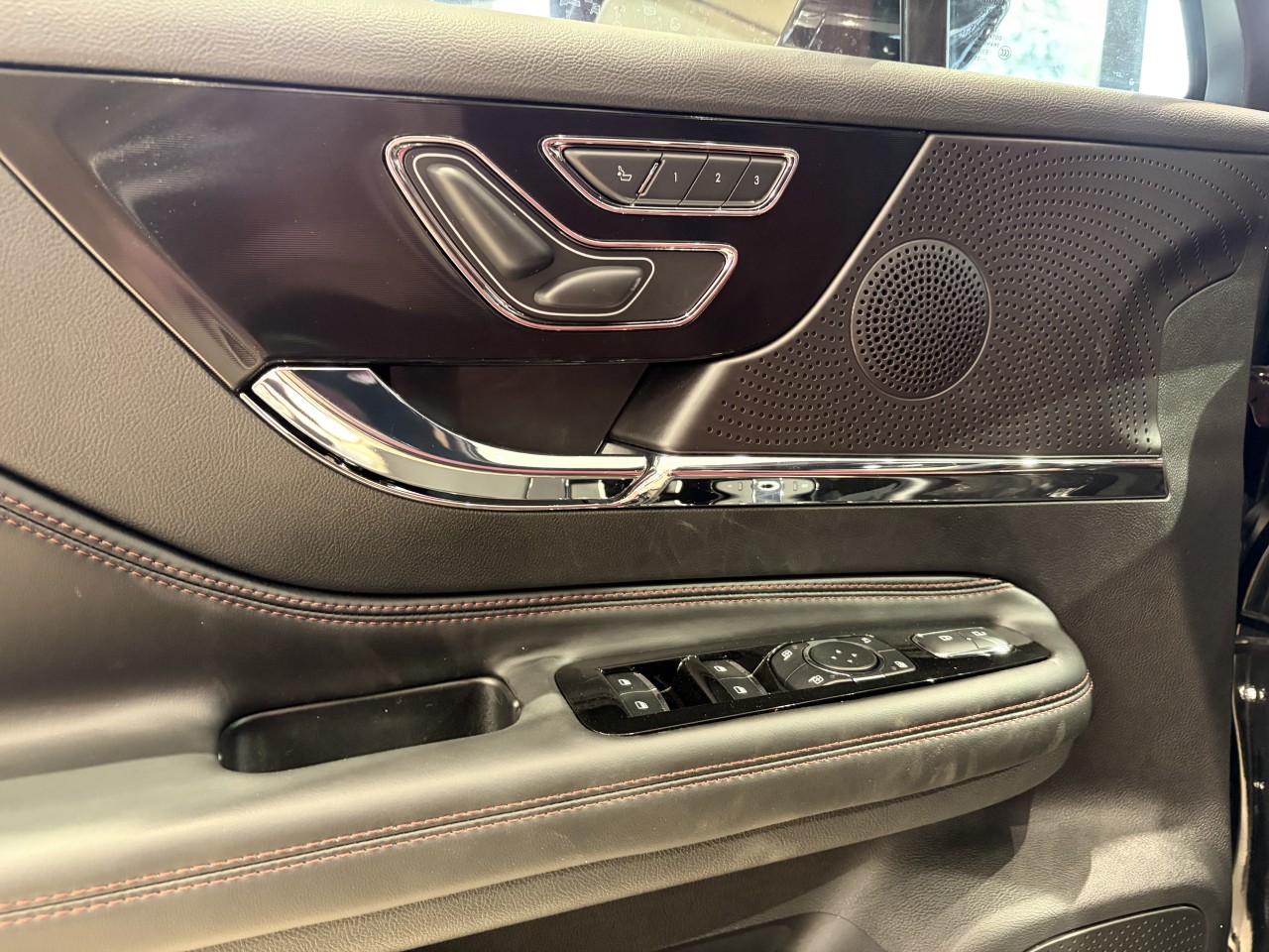 2026 Lincoln Corsair Reserve Main Image