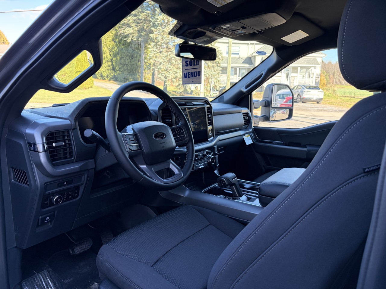 2025 Ford F-150 XLT Main Image
