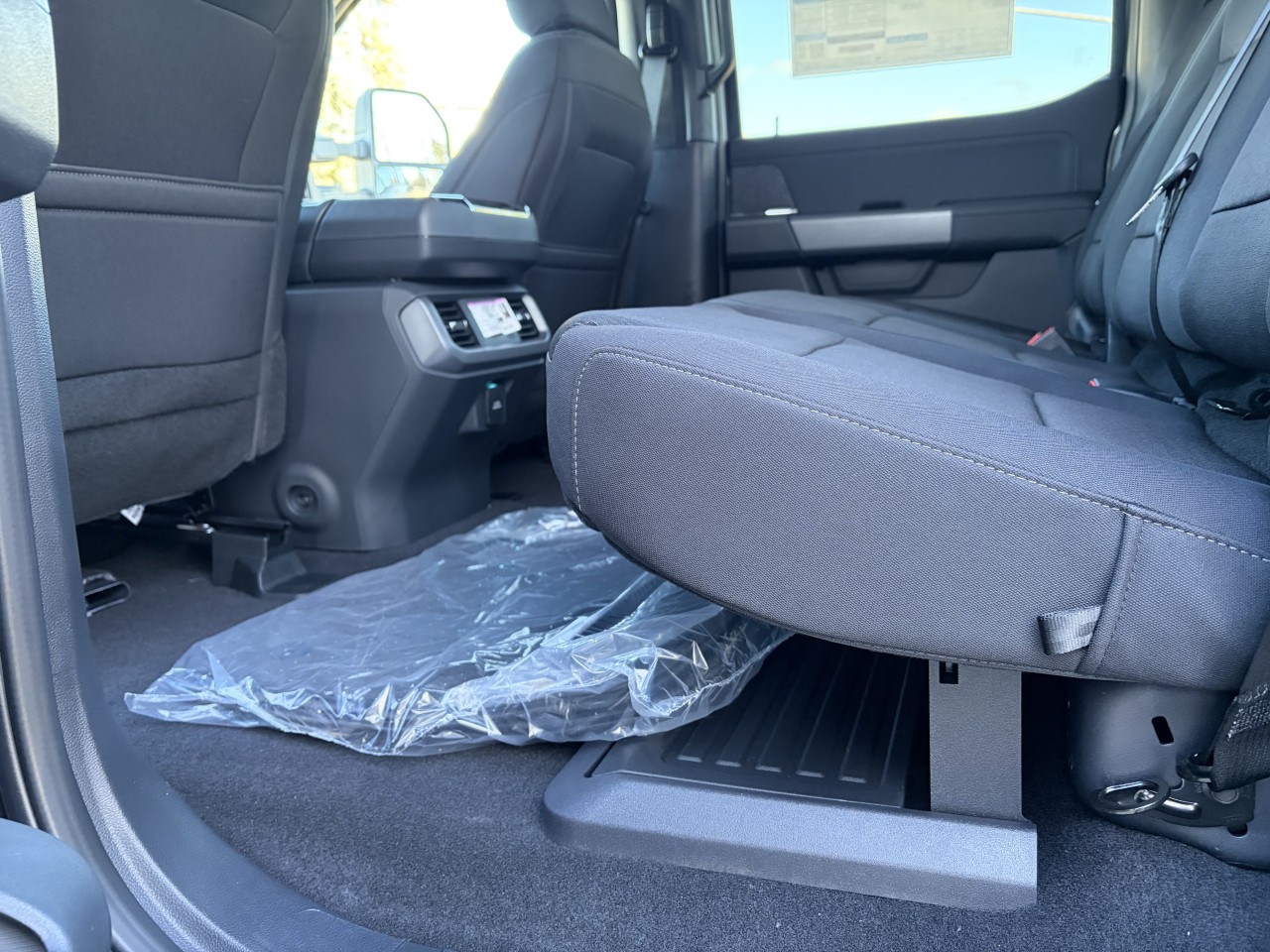 2025 Ford F-150 XLT Main Image