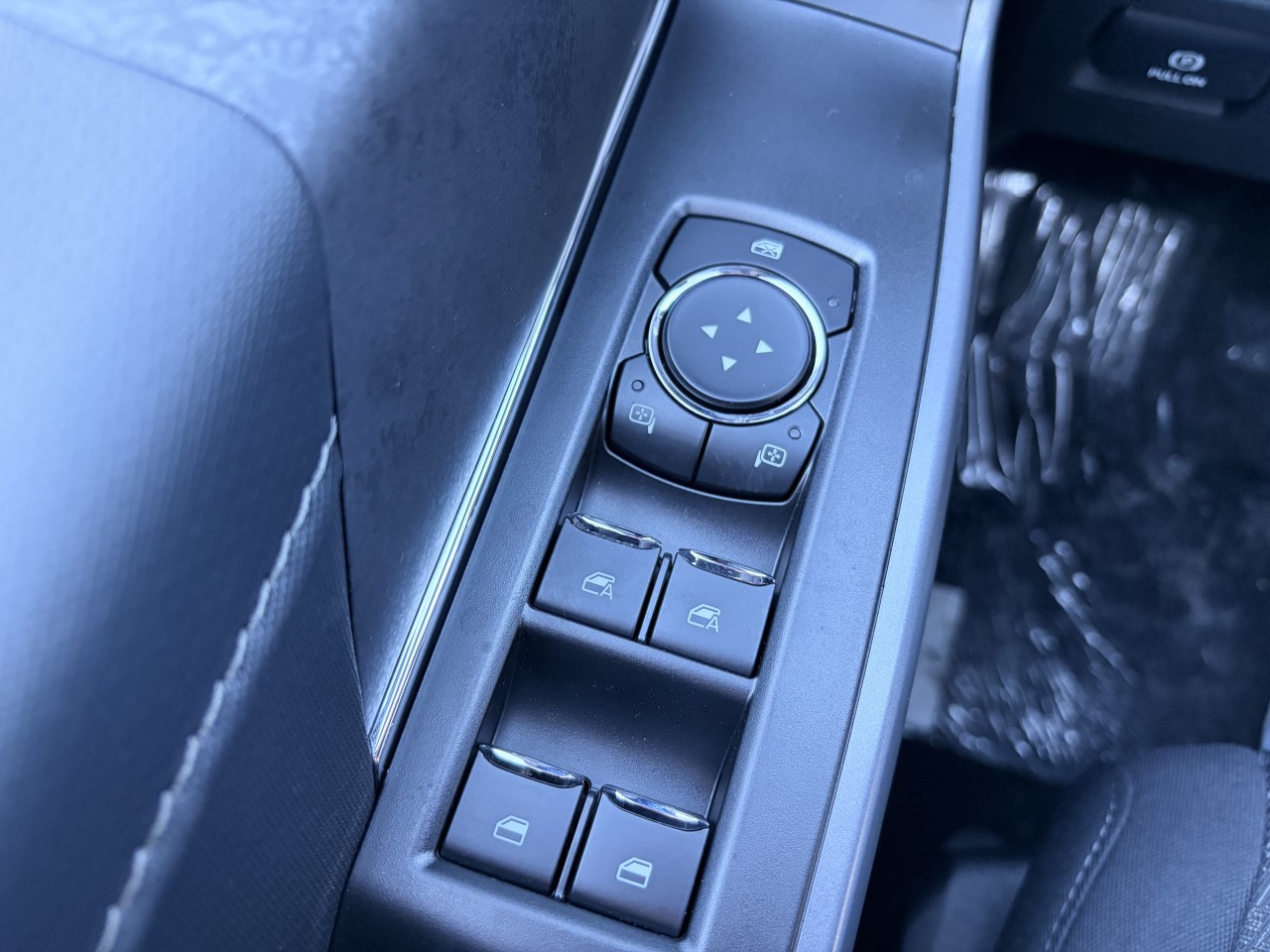 2025 Ford F-150 XLT Main Image