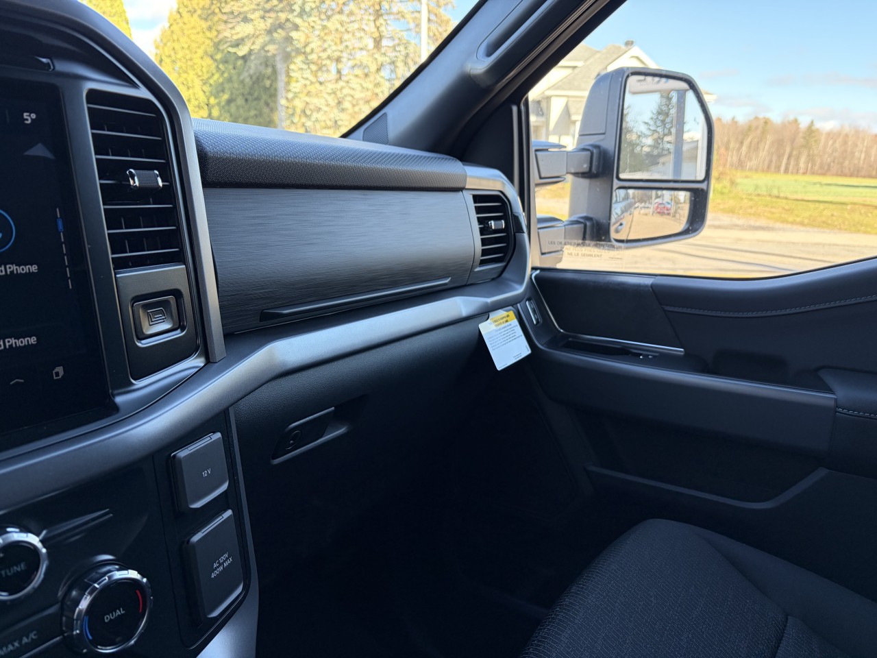 2025 Ford F-150 XLT Main Image