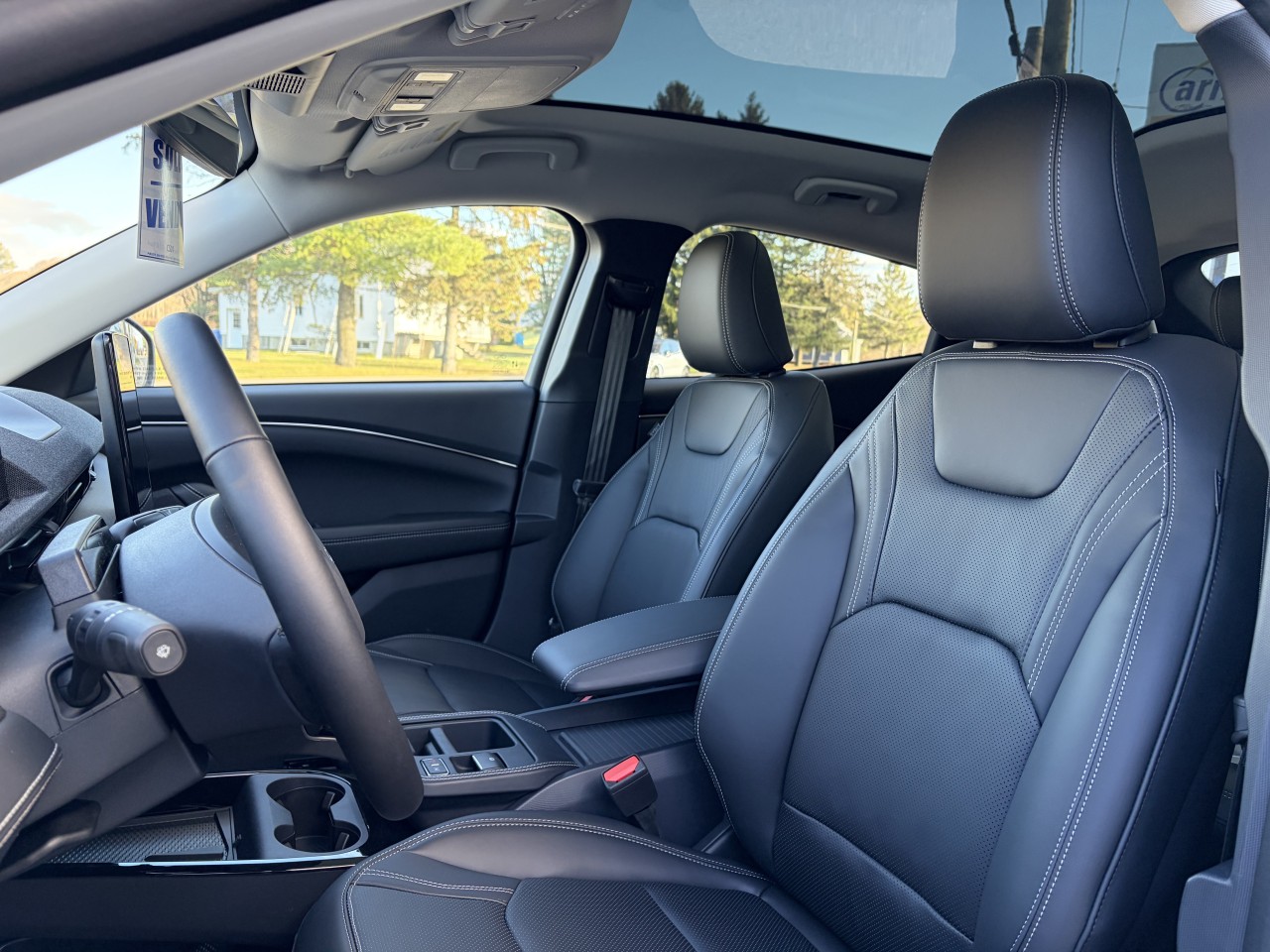 2025 Ford Mustang Mach-E PREMIUM AWD Main Image