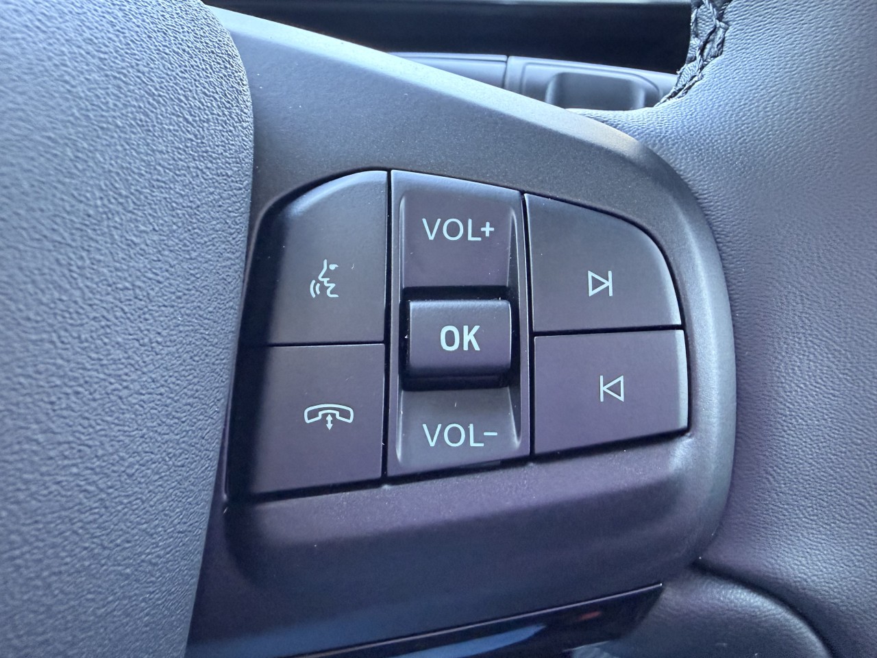 2025 Ford Mustang Mach-E PREMIUM AWD Main Image