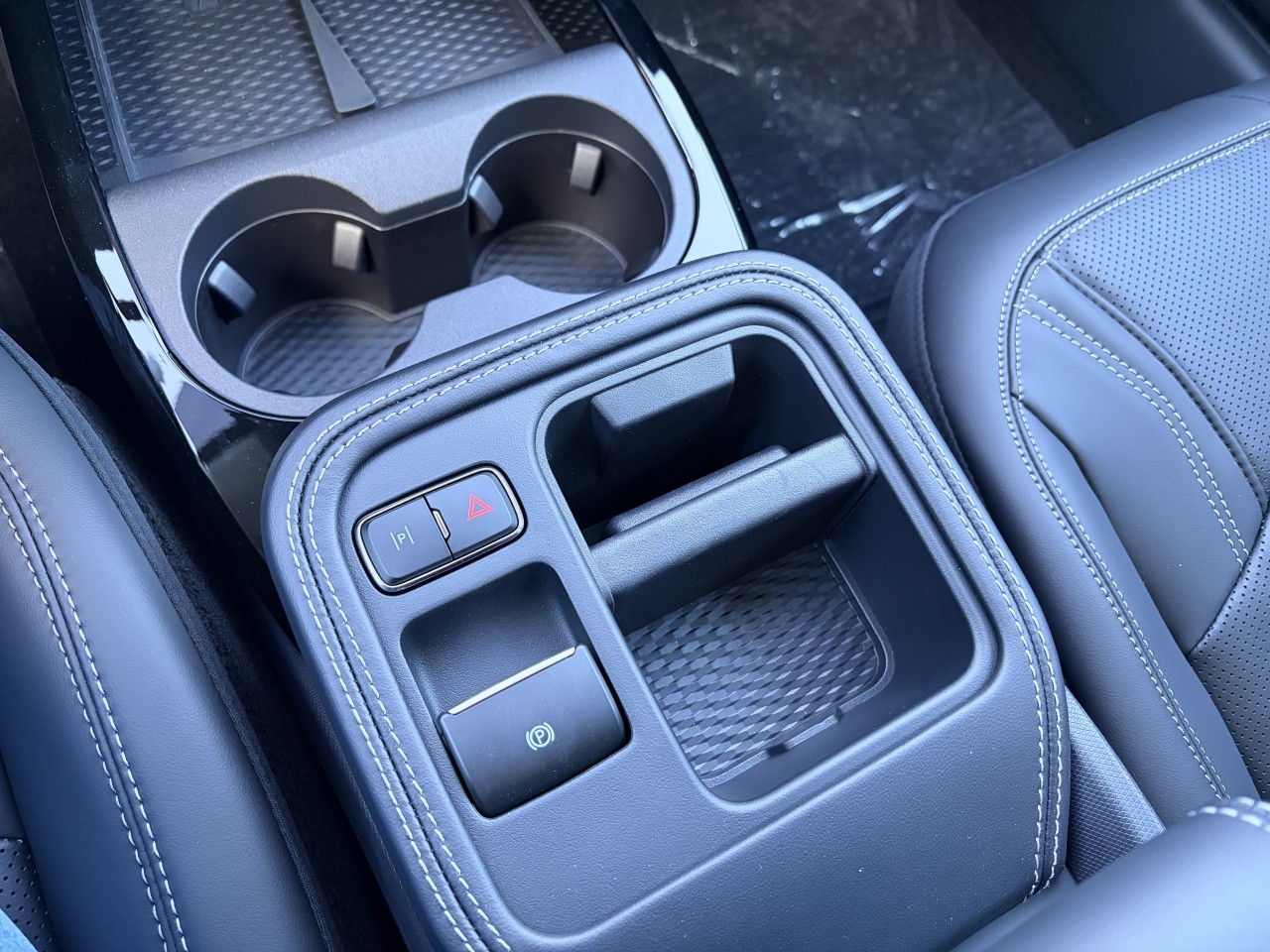 2025 Ford Mustang Mach-E PREMIUM AWD Main Image