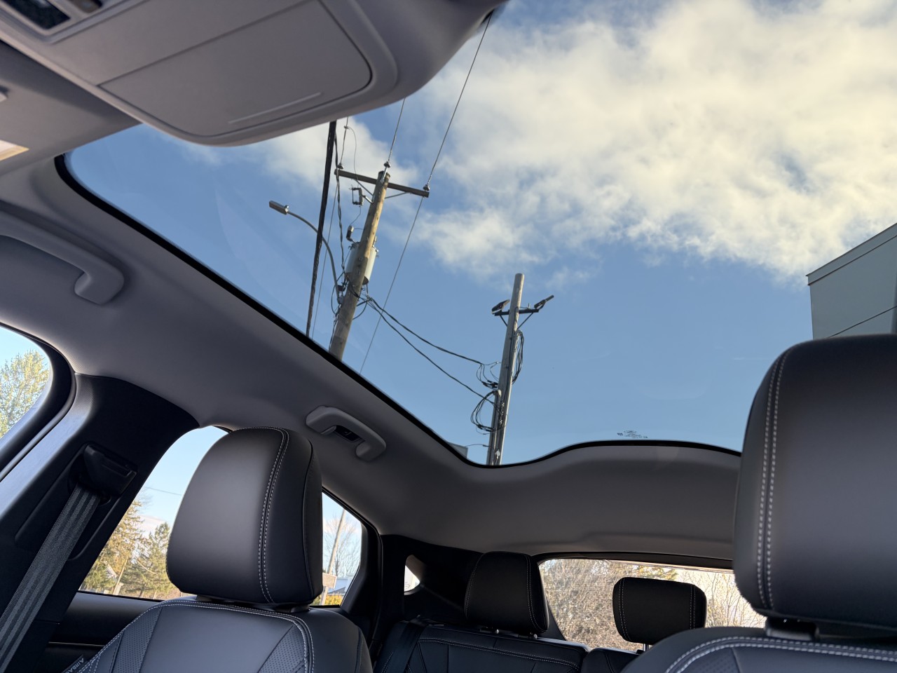 2025 Ford Mustang Mach-E PREMIUM AWD Main Image