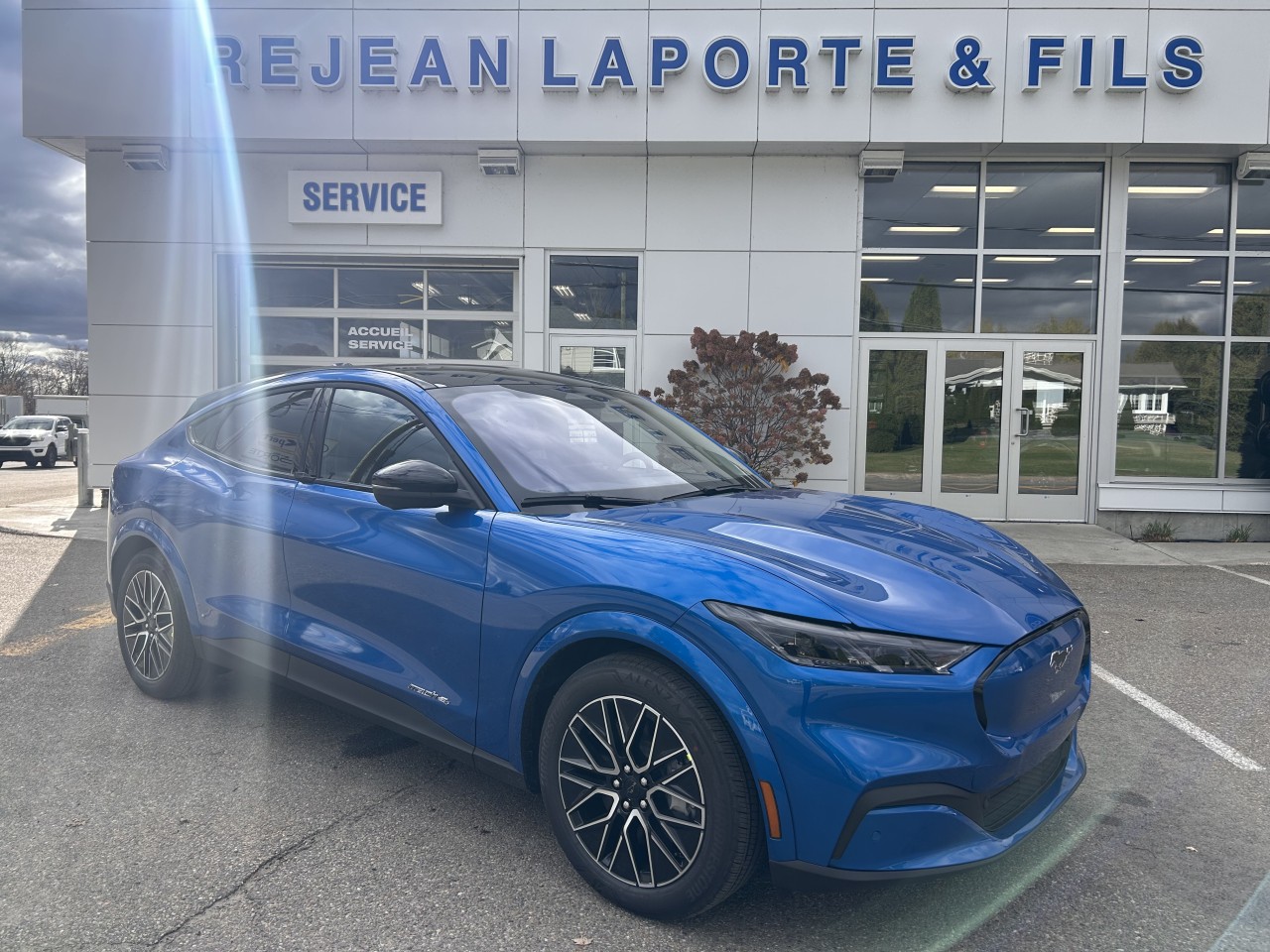 Ford 2025 Mustang Mach-E PREMIUM AWD