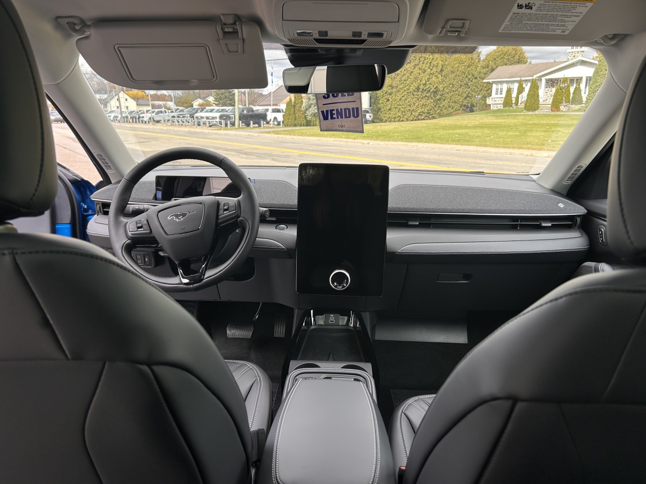 2025 Ford Mustang Mach-E PREMIUM AWD Main Image