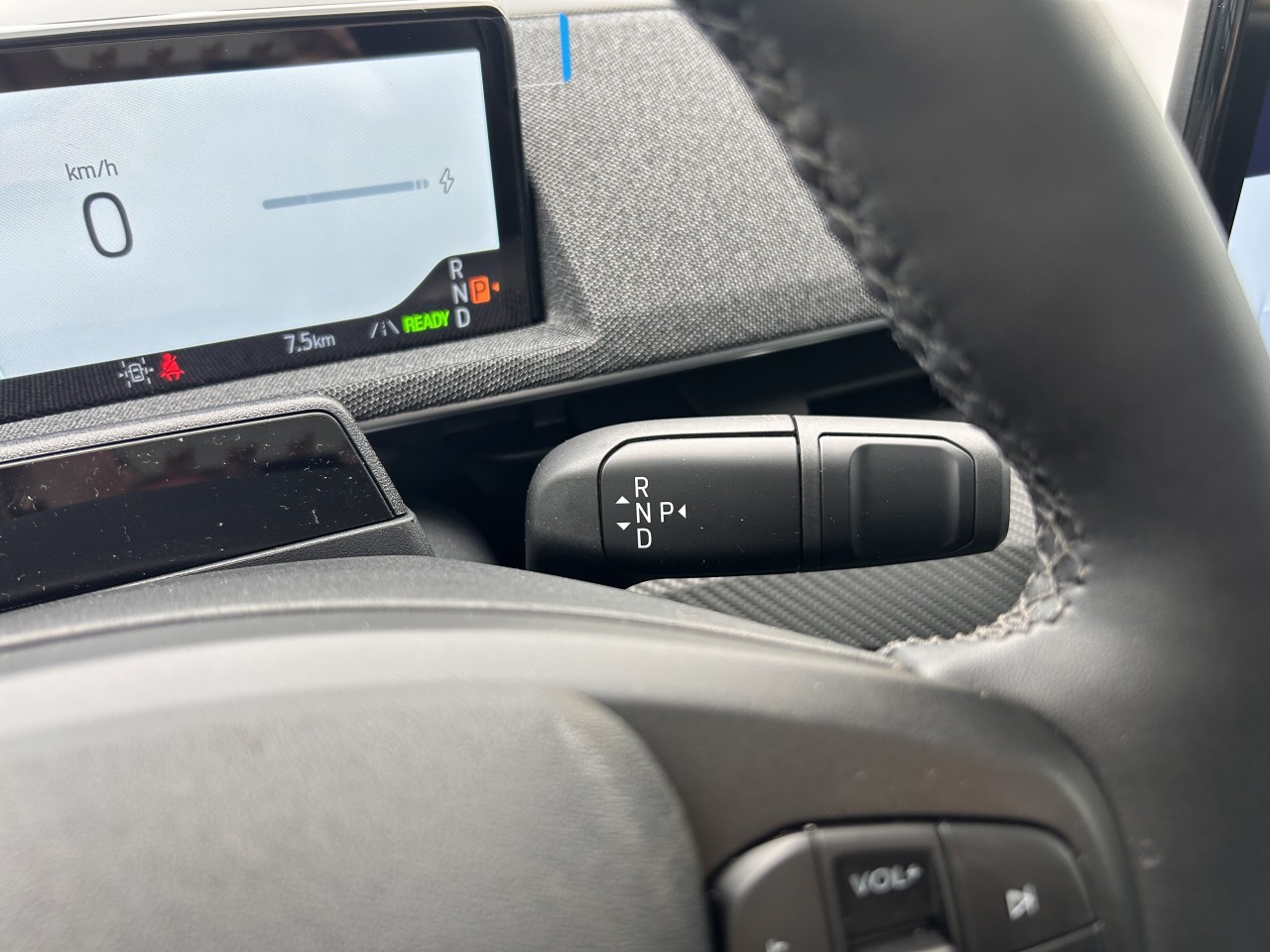 2025 Ford Mustang Mach-E PREMIUM AWD Main Image