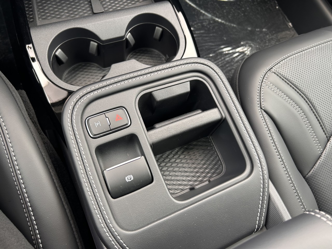 2025 Ford Mustang Mach-E PREMIUM AWD Main Image