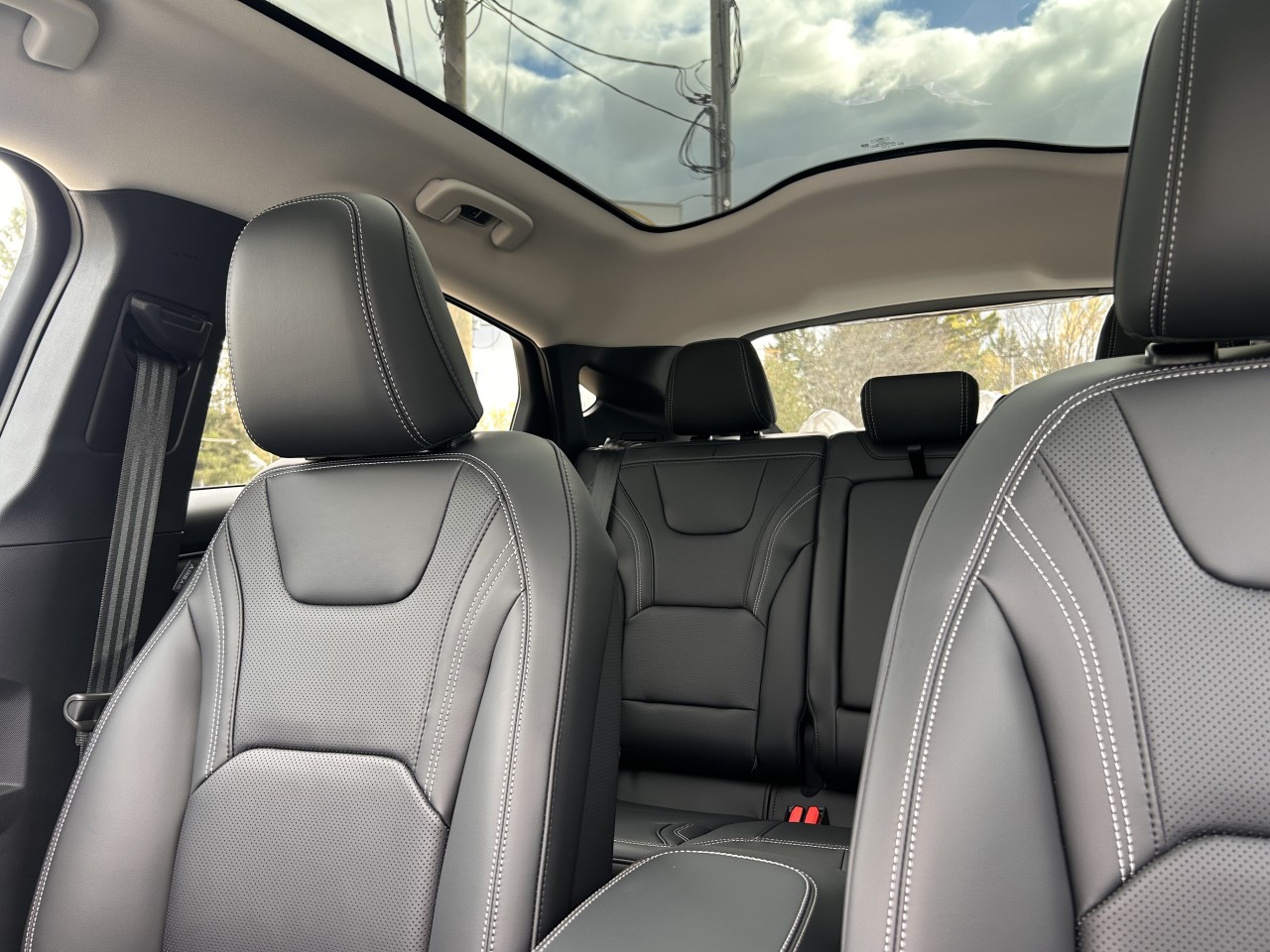 2025 Ford Mustang Mach-E PREMIUM AWD Main Image