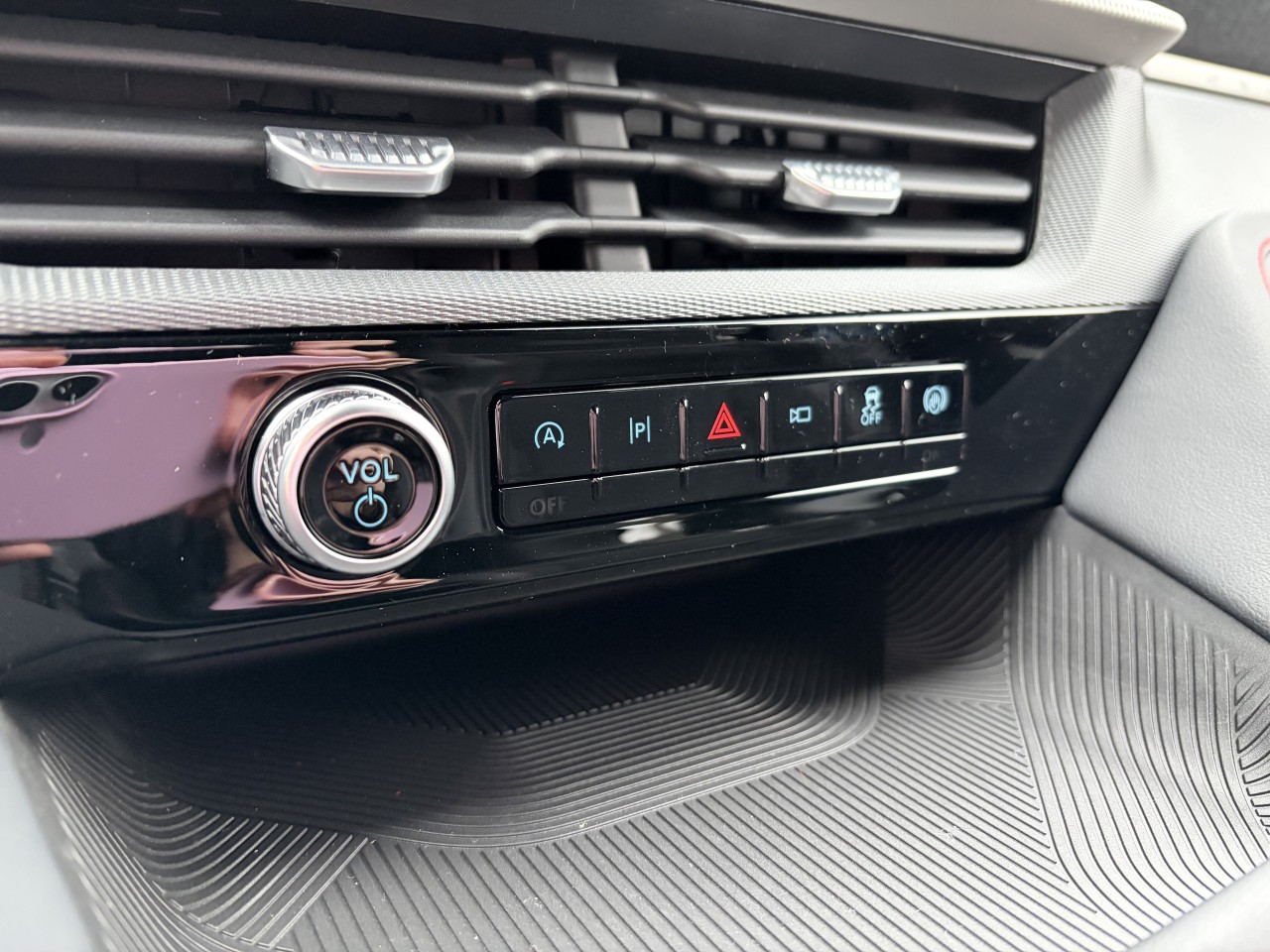 2026 Ford Explorer ST PERFORMANCE Main Image